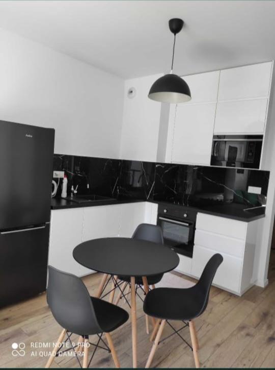Airport Apartment Varsovie Extérieur photo